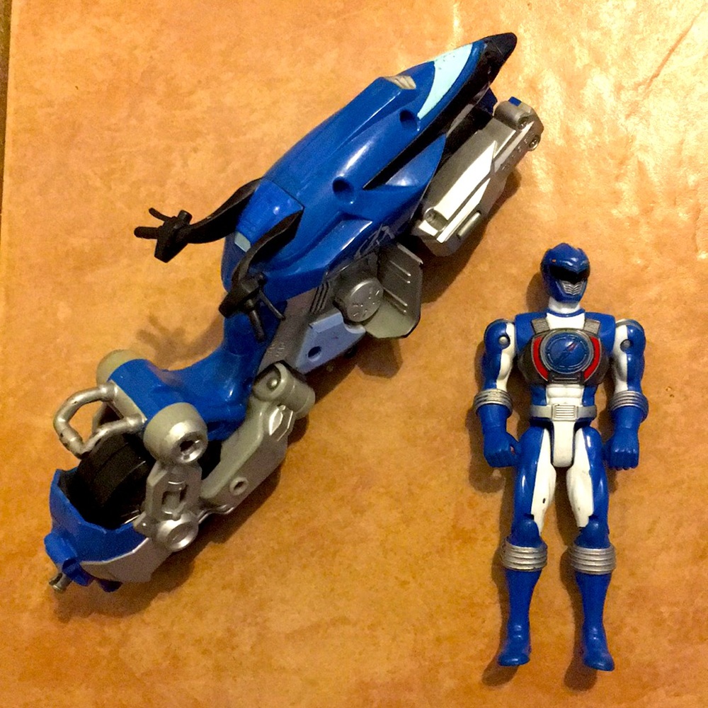 2006 Power Ranger Overdrive Blue Ranger 5.5 inch Loose Figure and motorcycle.